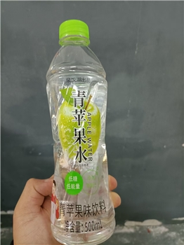 泉悦湖青苹果味饮料500ml